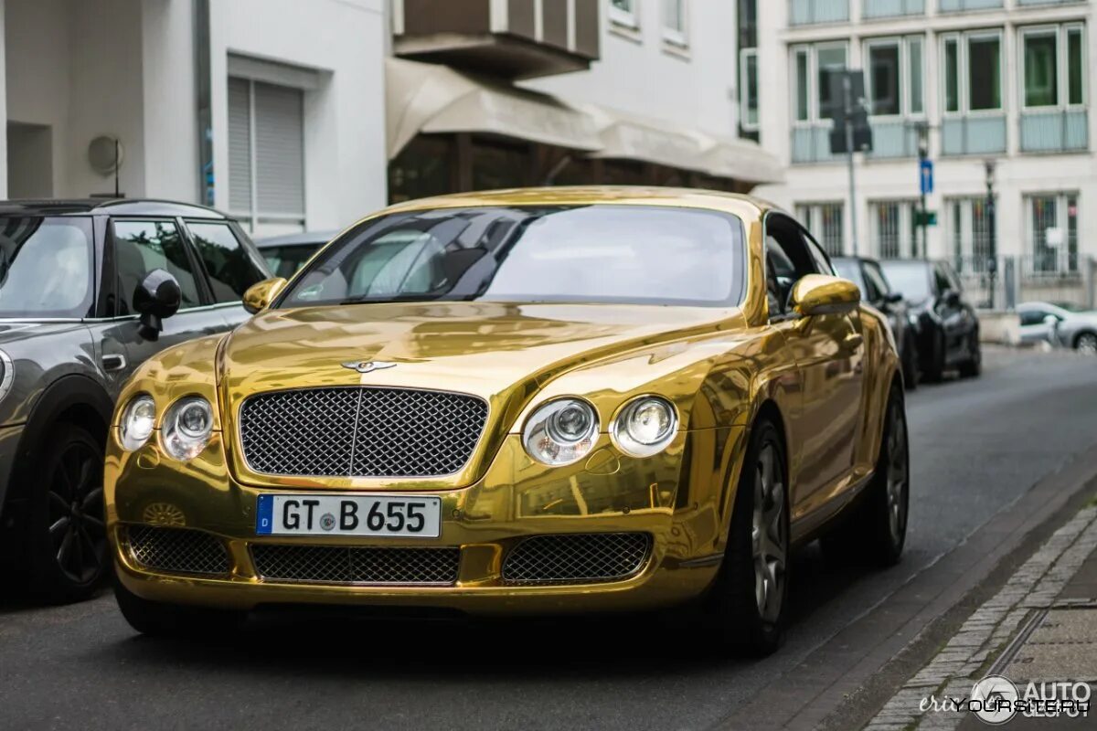 Золотистый авто. Бентли gt Continental золотой. Bentley Continental золотой. Bentley Continental gt Gold. Bentley Bentayga Золотая.