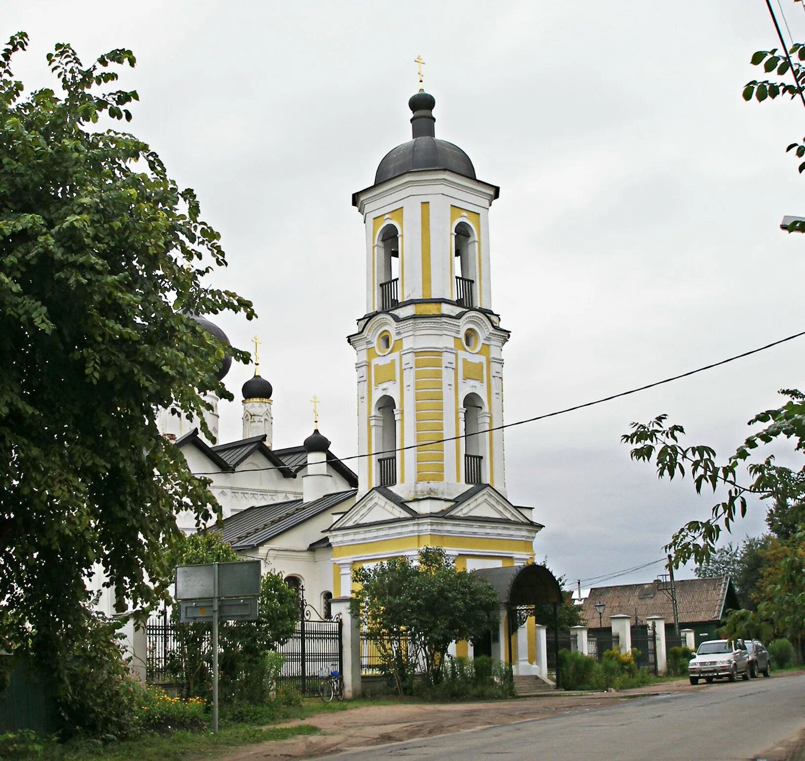 Достоевскому ф м памятник. Старая русса памятники. Старая русса выборг. Старая русса памятники. Памятник достоевскому в старой руссе фото.