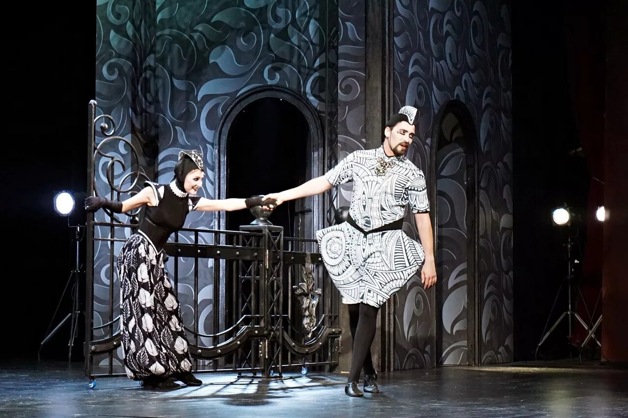 горького. ребенок напрокат театр горького ростов. ростовский театр драмы им. ростовский театр максима горького. горького театр ростов-на-дону фигаро фигаро спектакль.