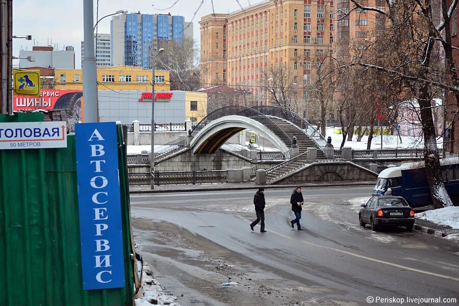 ЖК около Курского вокзала. Речка возле Курского вокзала. Фото парка рядом с курским вокзалом. Ул. Земляной вал рядом с курским вокзалом фото. Почему закрыли московскую