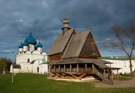 Главный храм города или монастыря