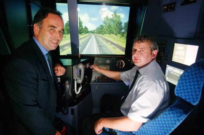 Алексей федотов машинист невского экспресса. Машинист японского поезда. Машинист в коме. Машинист в коме. Мужчина машинист поезда.