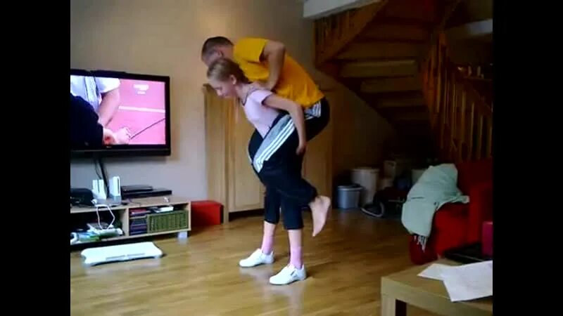 Piggyback захват. Piggyback Challenge. Piggyback Ride Challenge. Lift carry Piggyback. Riding sister