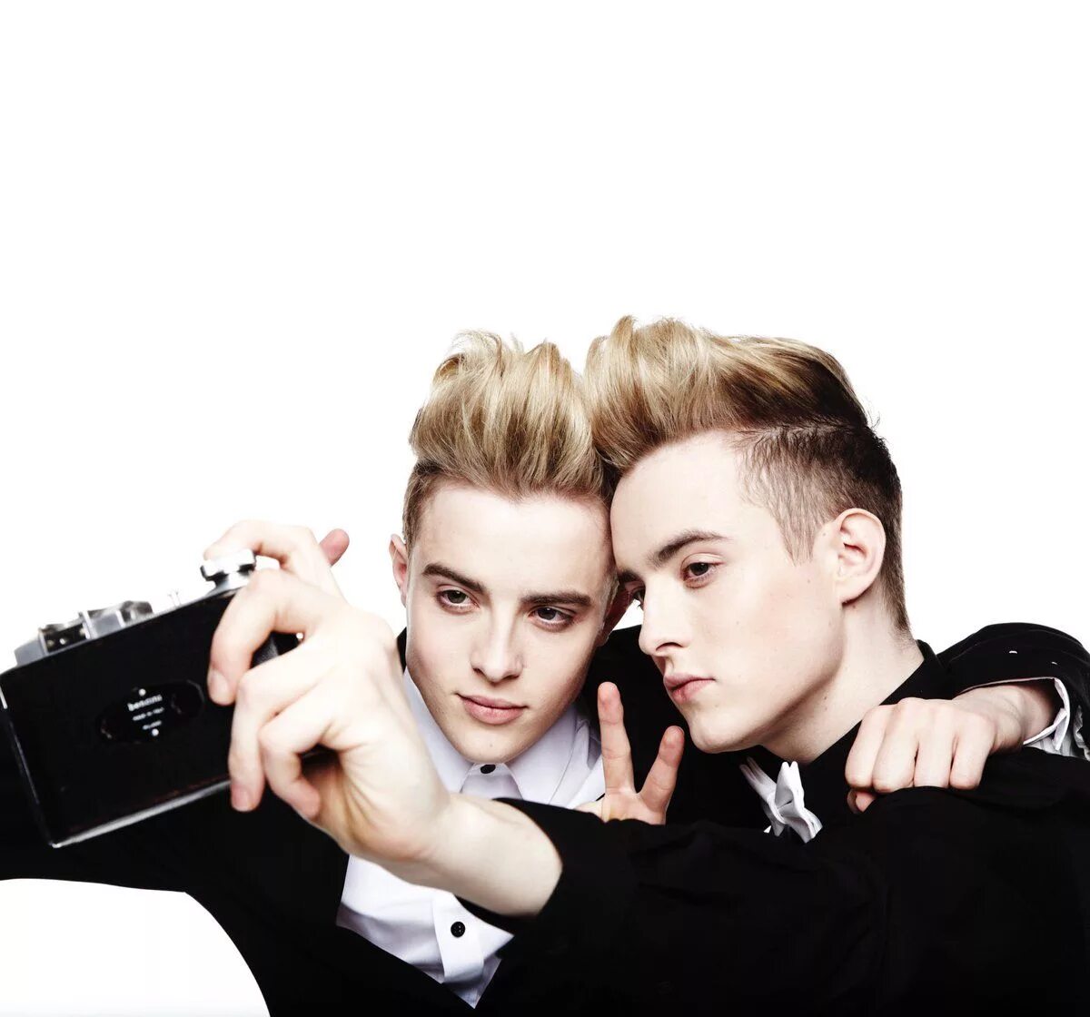 Jedward. Jedward 2023. Братья Jedward Близнецы 2023. Братья Jedward Близнецы сейчас.