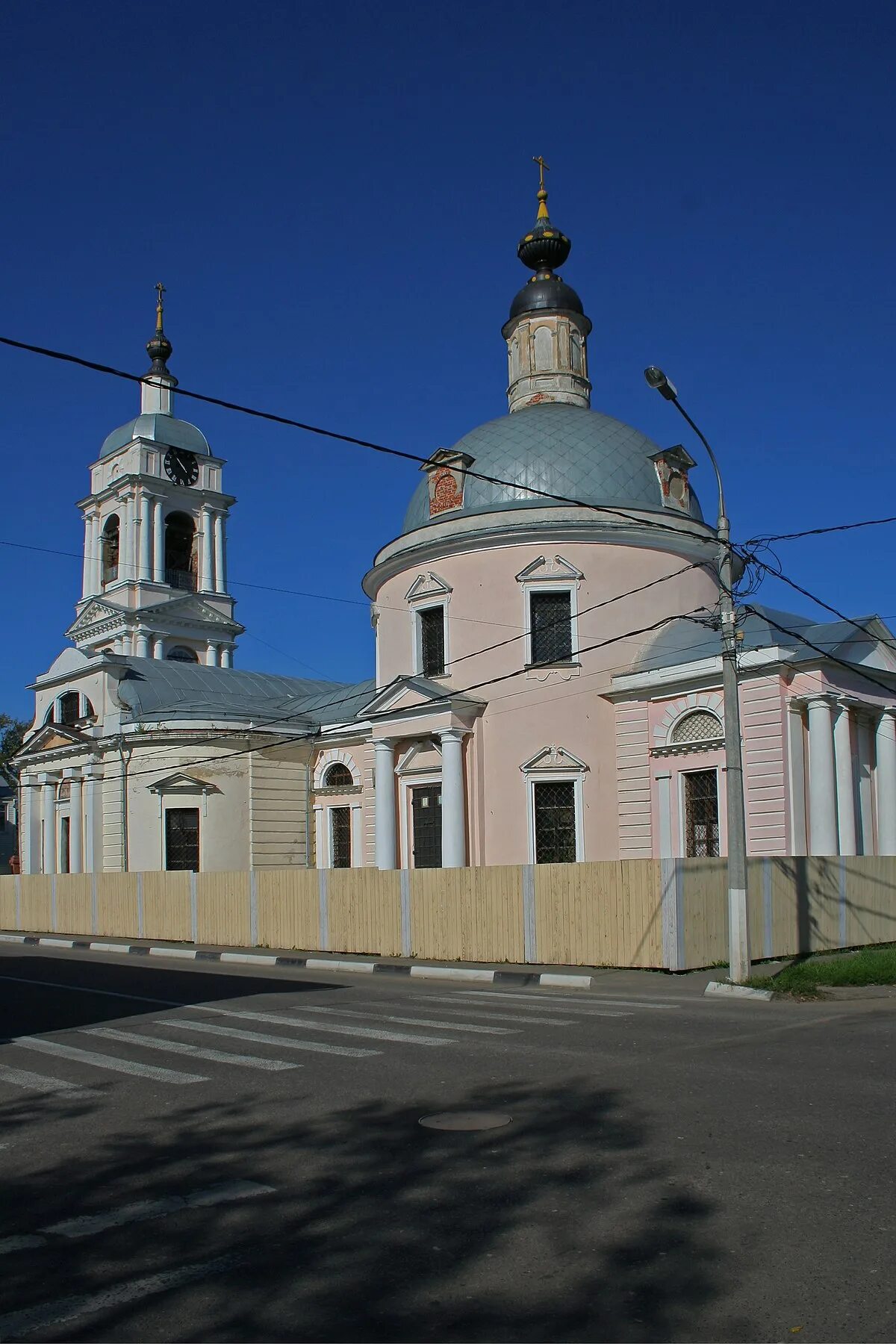 Церковь троицы живоначальной коломна. Вознесенский храм коломна. Храма вознесения господня города коломн. Храма вознесения господня города коломн. Вознесенская церковь коломна.
