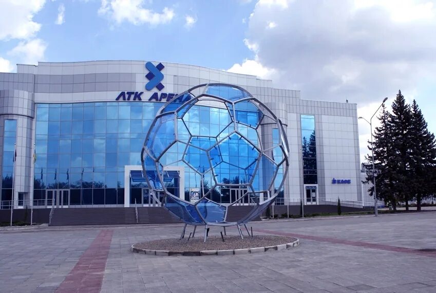 Лтк луганск. Луганск спортивный комплекс арена. Дворец спорта «лтк арена». Дворец спорта в луганске. Лтк луганск центр.
