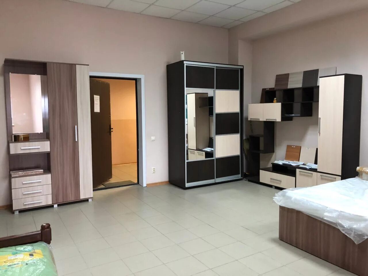 индустриальная мебель. мебельный магазин смоленская область. смоленская мебельная фабрика (смоленскмебель). торговый центр лидер смоленск. мебель тц алексеевский.