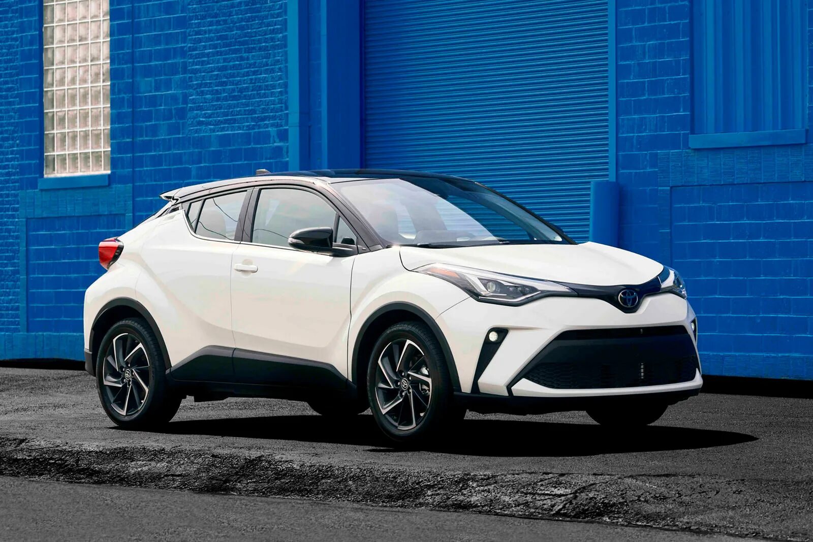 Кроссовер тойота цена. Тойота Chr 2021. Toyota c-HR 2021. Toyota Chr 2022. Тойота Chr 2021 новый.