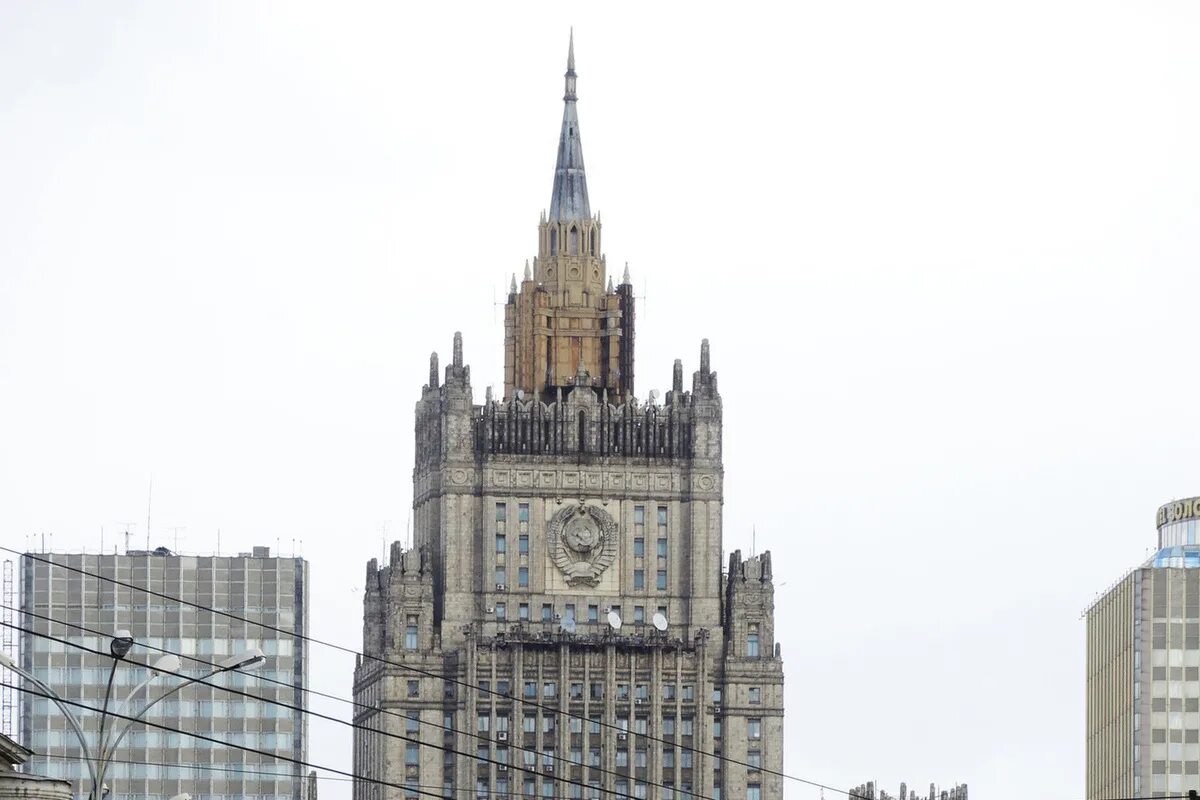 Мид ап. Мид рф шпиль. шпиль здания мид россии. мид россии башня шпиль. здание мид шпиль.