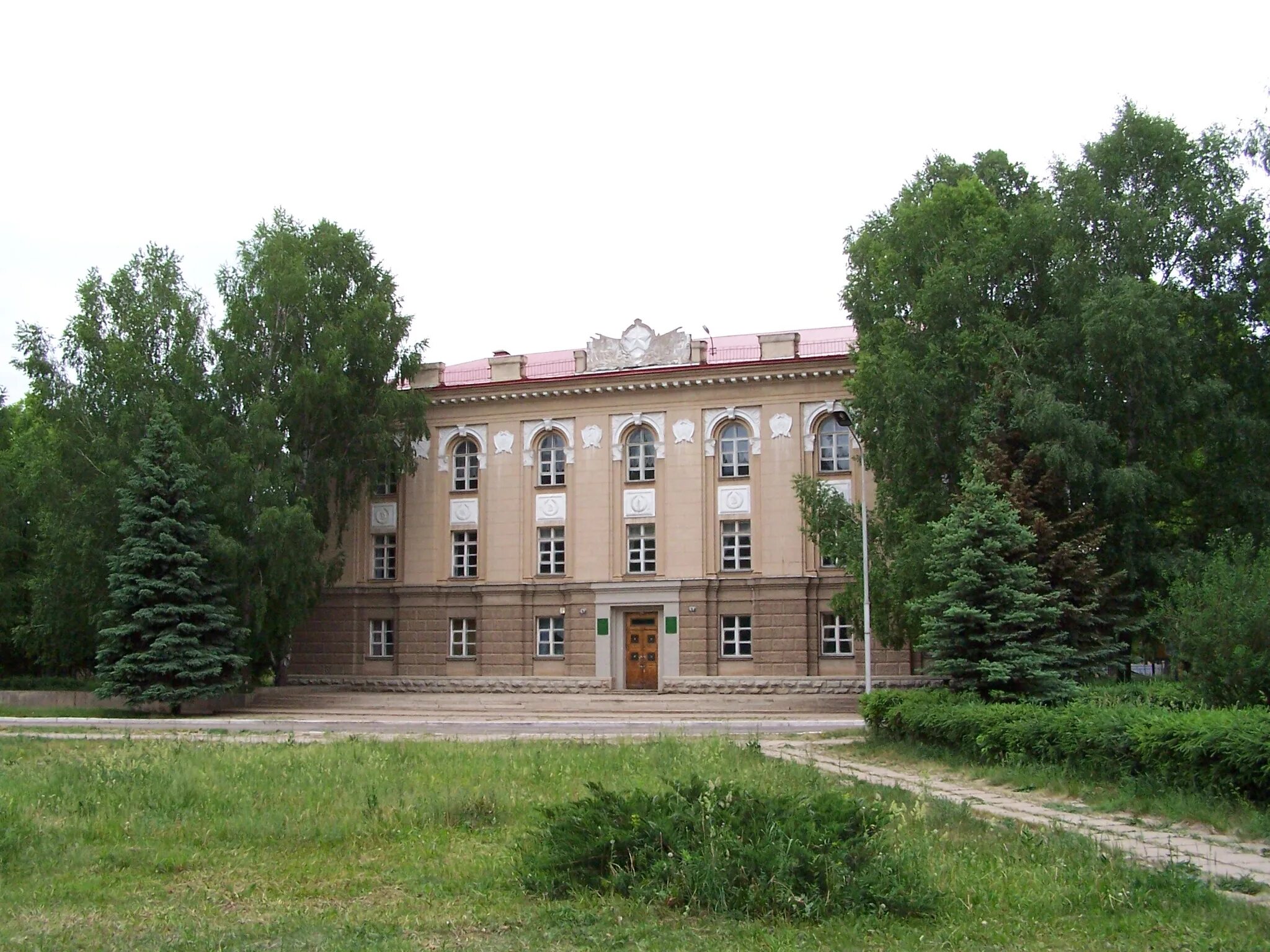 Октябрьский 2 2 школа фото Гимназия № 3 Октябрьский