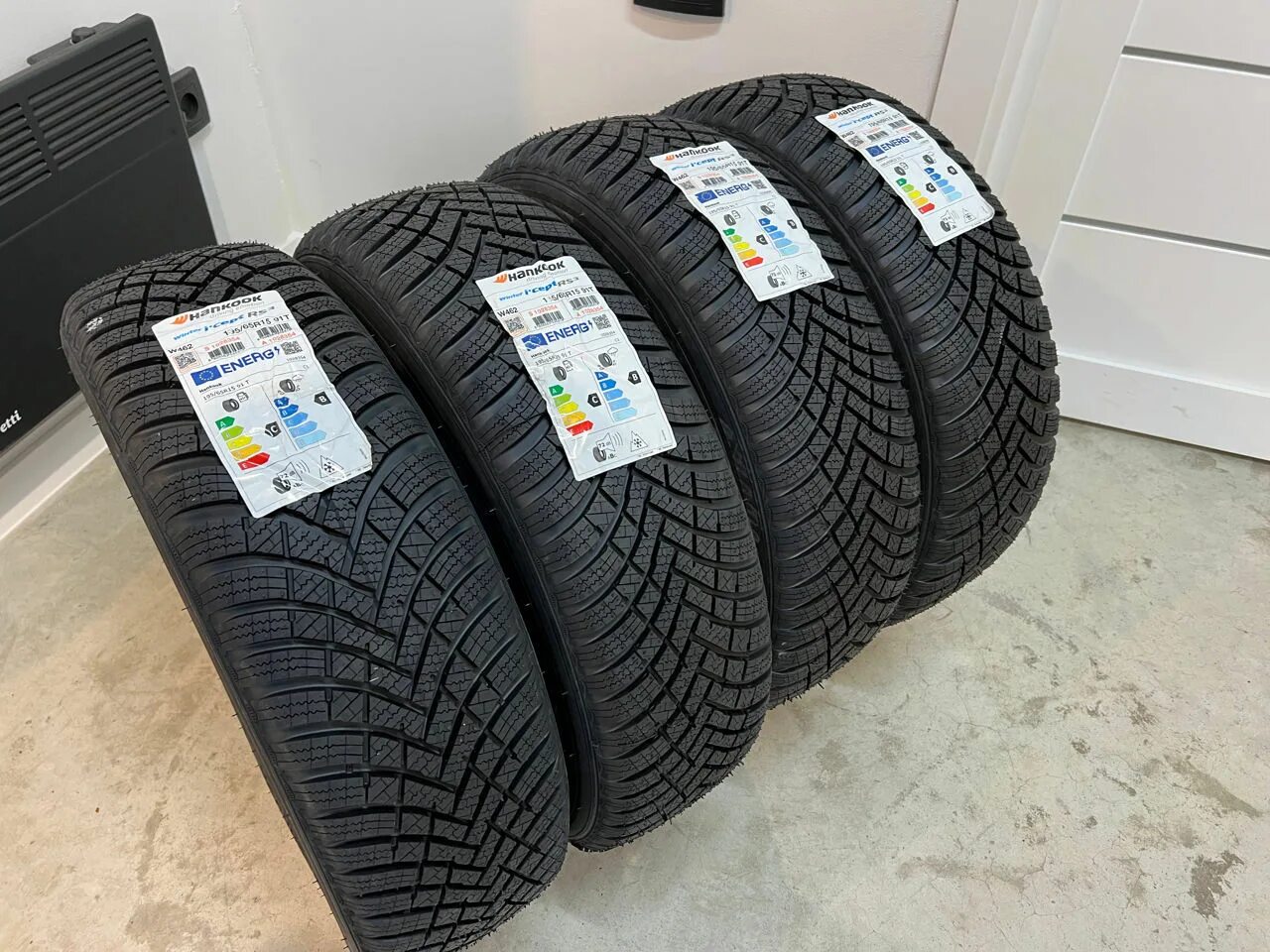 Резина Hankook 185/65/15. Hankook r415 185/65 15. Покрышка новая зимняя. На валберисе новую резину на 13 или на 14 зимнюю. Шины ханкук r15 купить