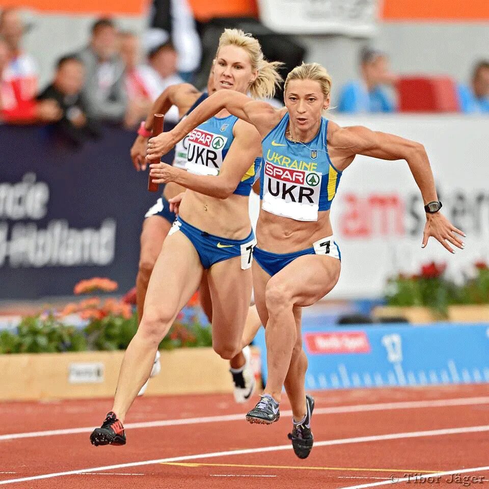 бег 4. техника эстафетного бега 4х400 м. американская бегунья гейл диверс. эстафетный бег 4х400 метров. легкая атлетика-эстафетный бег 4-400 м.