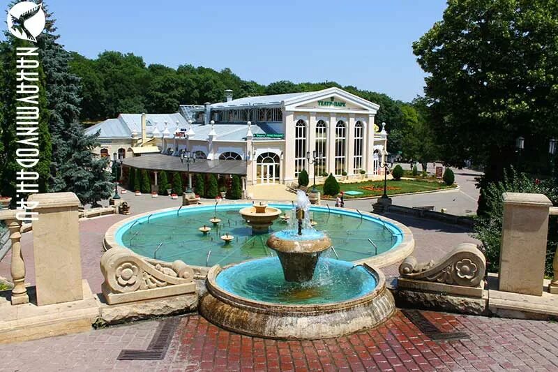 Театр парк ессентуки. Курортный парк ессентуки. Ессентуки город. Ессентуки открытие грязелечебницы 1915 г. Грязелечебница ессентуки ретро.