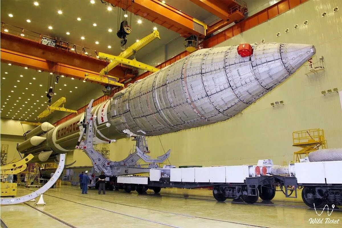 Идея использования ракет для космических. Космический комплекс «ямал-402». алюминий в ракетной технике. ракетно-космическая техника. ракеты в космической отрасли.