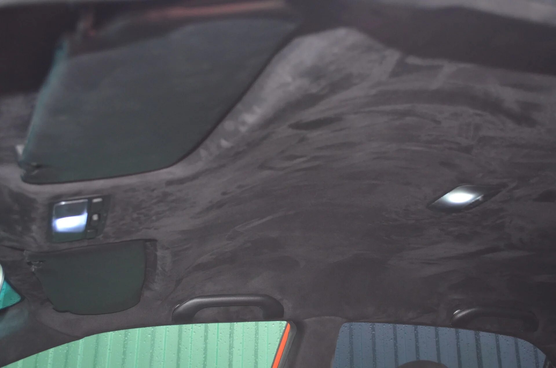 Алькантара на клею. Алькантара самоклеющаяся ткань - искусственная замша - черная 1. Алькантара черная 1,5м поролон. Алькантара самоклеющаяся ткань - искусственная замша - черная 1. Чёрный потолок алькантара бмв ф10.