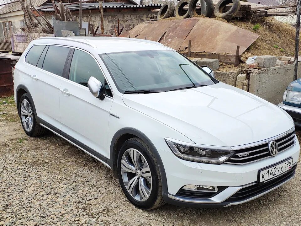 Volkswagen alltrack b8. Пассат б8 АЛТТРАК. Пассат в8 Alltrack. WV Passat Alltrack. Пассат b8 Alltrack.