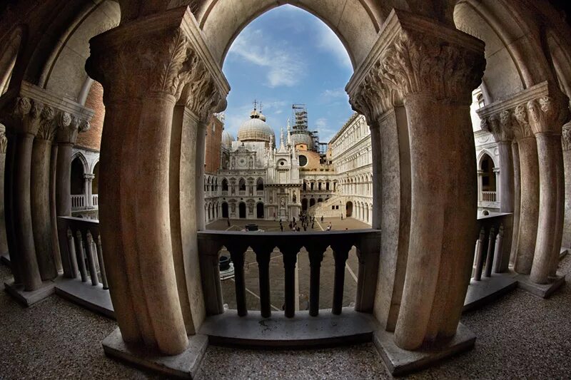 Canon ef s 18 55. 8. Thirds 5. 6 is ii. 5-5.