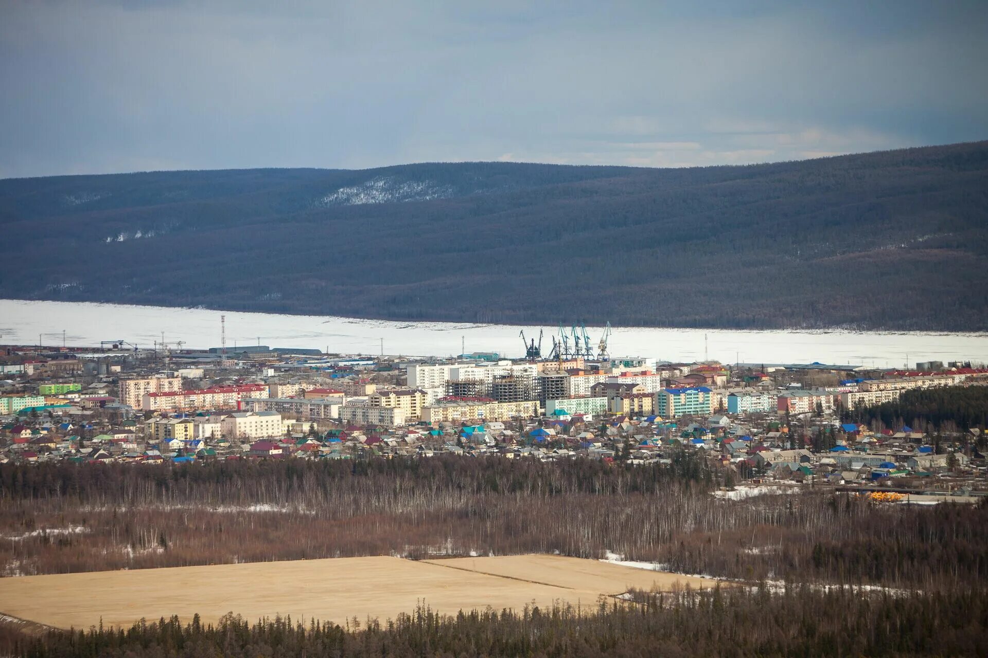Города и села якутии. Село абага. село абага большая в якутии. абага отели в якутии. хаттон в якутии.