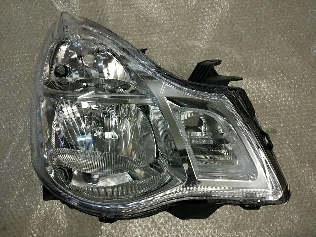 Фара правая almera g15. Фара левая ниссан альмера g15. Фары nissan almera g15. Nissan almera n16. Ниссан альмера g15 линзы в фары.