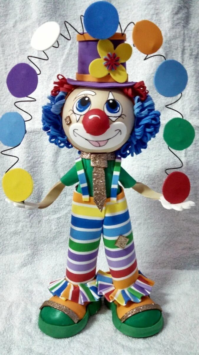 Сделать клоуна своими руками. Поделка клоун. Поделка веселый клоун. Клоун объемная поделка. Поддлека клоун.