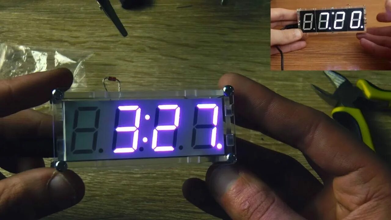 Сделай часы тусклее. Часы на attiny2313 и ds1307 led. Часы led Clock GH 0712l. Автомобильные часы attiny2313. Attiny2313 часы с ЖКИ.