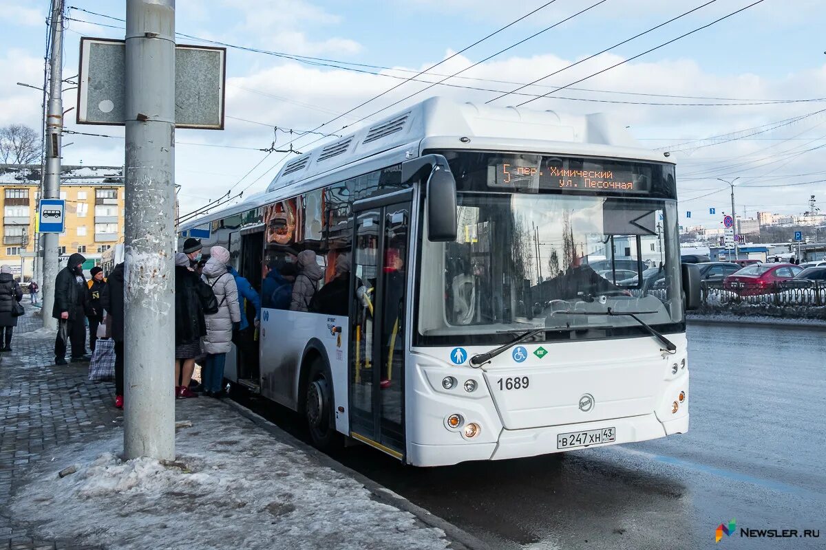 Автобусы киров телефон. Общественный транспорт Киров. Автобусы в Кирове. Новые автобусы в Кирове 2022. Троллейбус в Кирове.