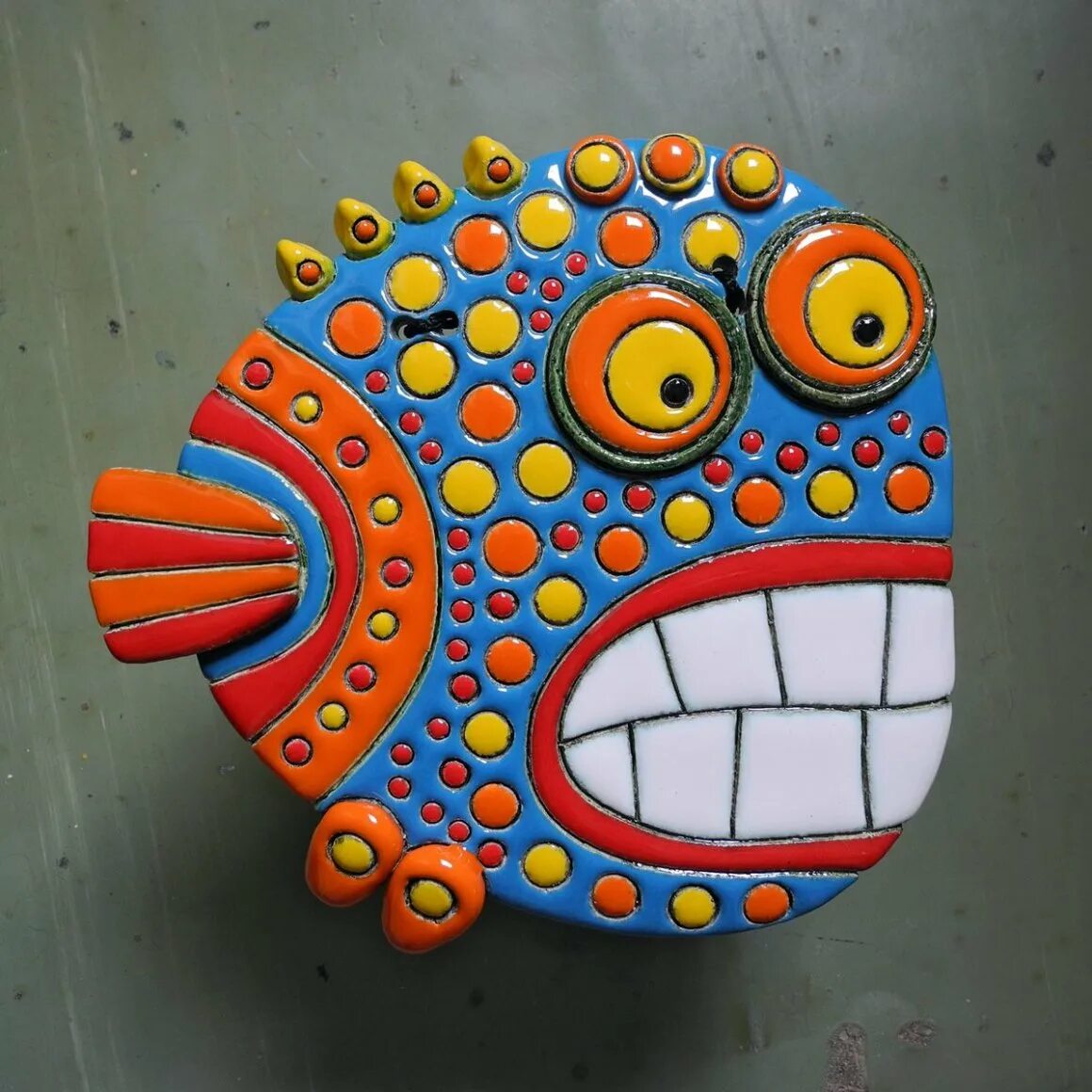 Лепка рыбы. Золотая рыбка из соленого теста. Пластилинография рыбка клоун. Поделки из пластилина для детей. Рыба из пластилина.