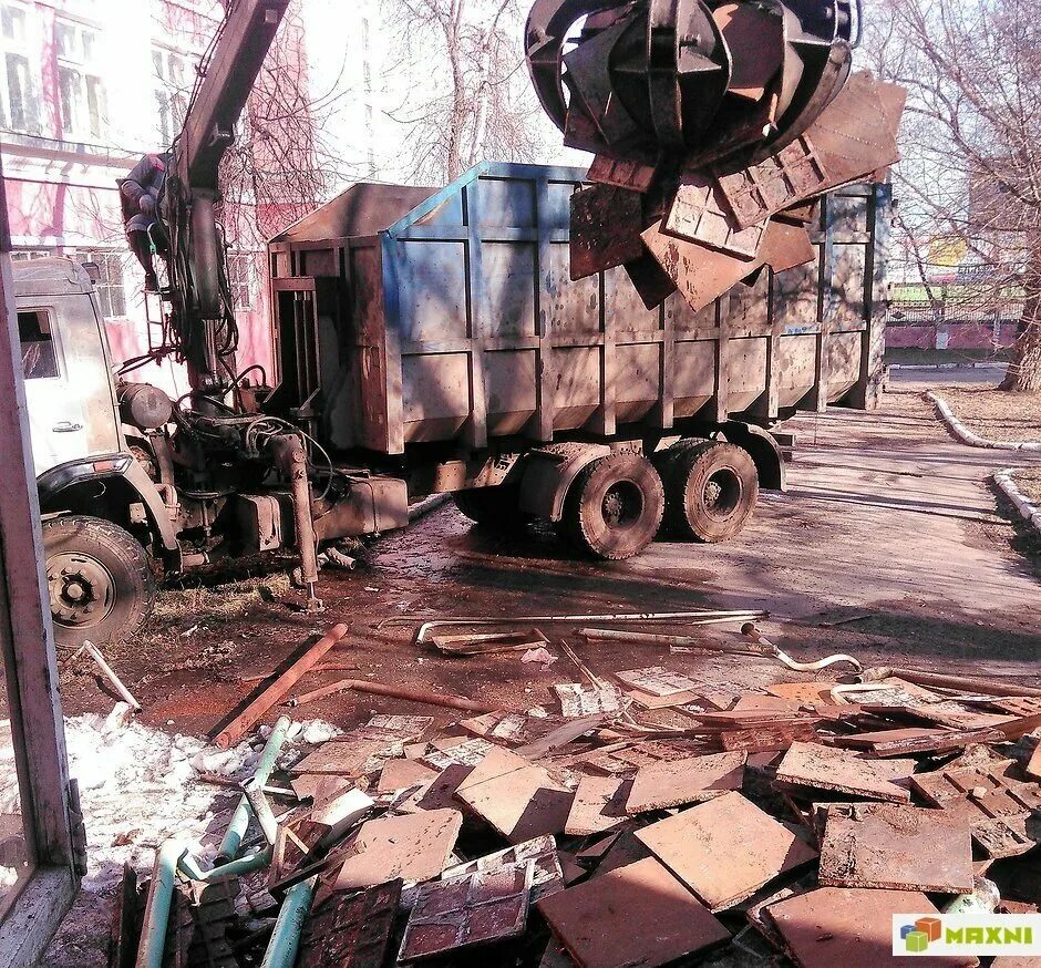 Резка металлолома. Хранение металлолома на открытой площадке. Лом металла самара. Бытовой лом. Лом металла самара.