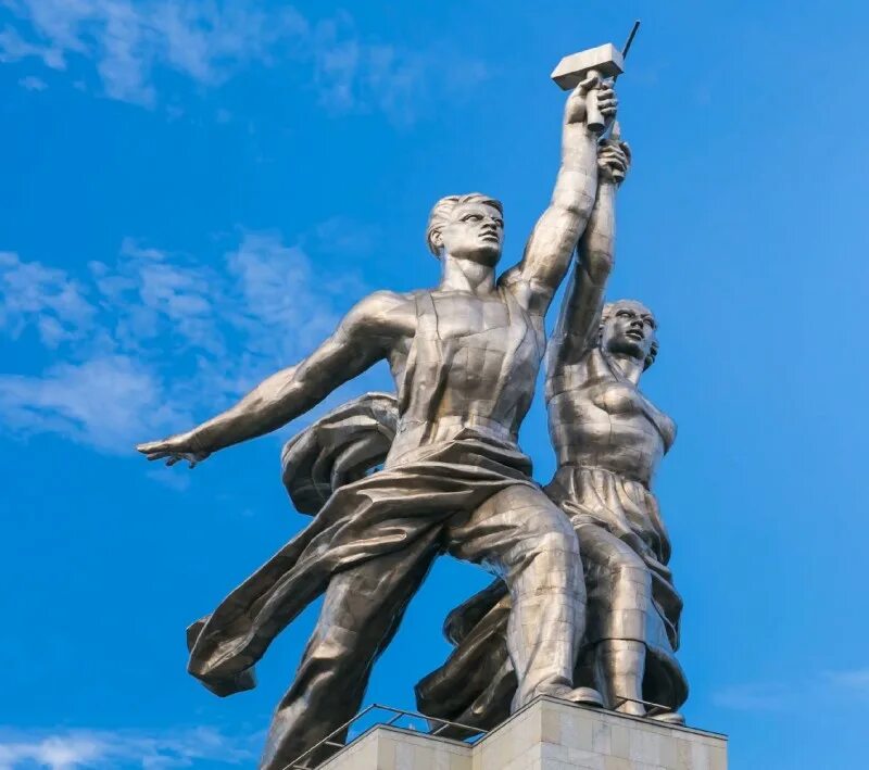 Рабочий и колхозница где установлен. Скульптура мухиной рабочий и колхозница. памятник веры мухиной рабочий и колхозница.