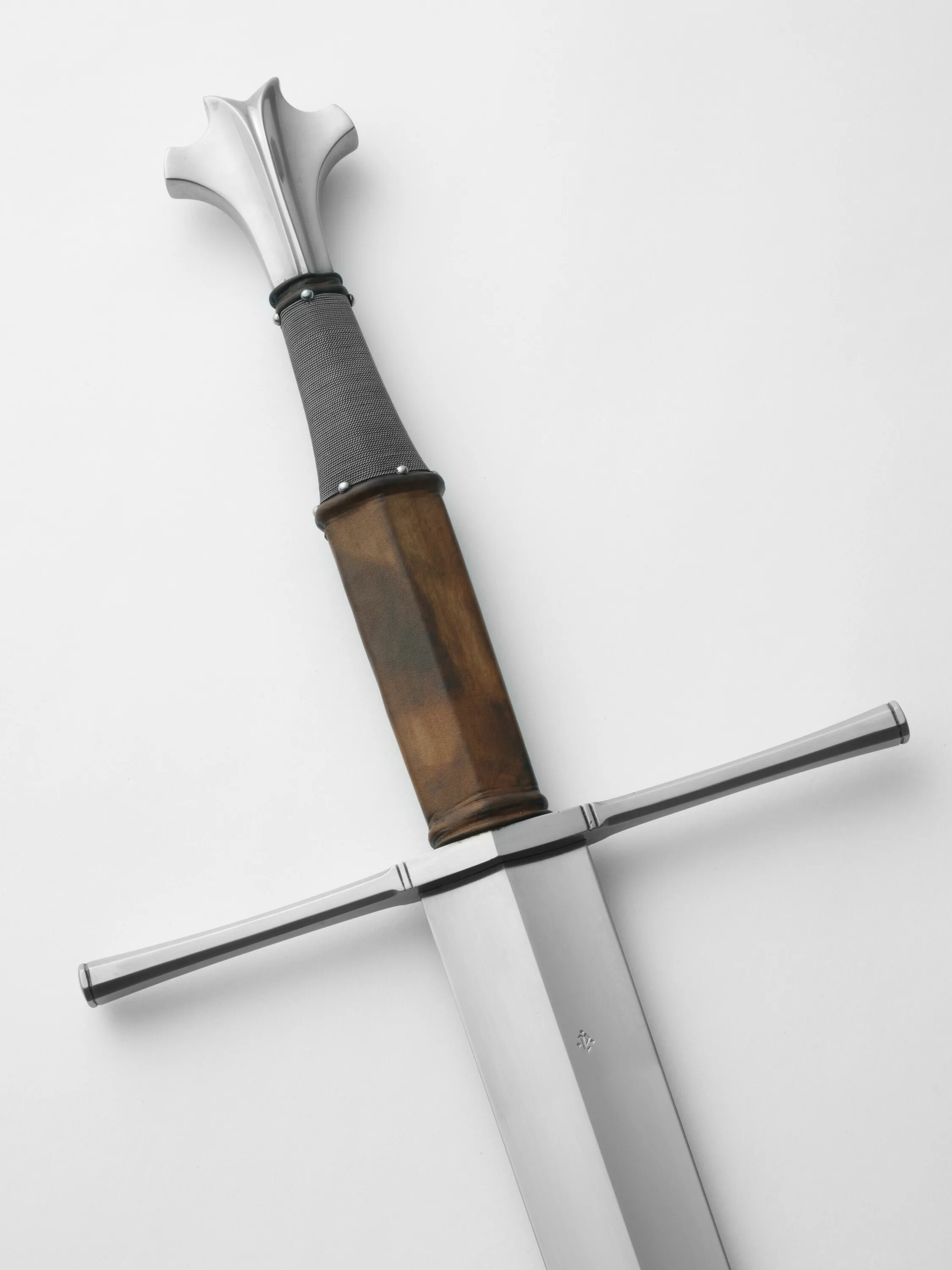 Полутораручный меч бастард. XVIIIB меч. Каролингский меч. Готический меч бастард. Мечи vi