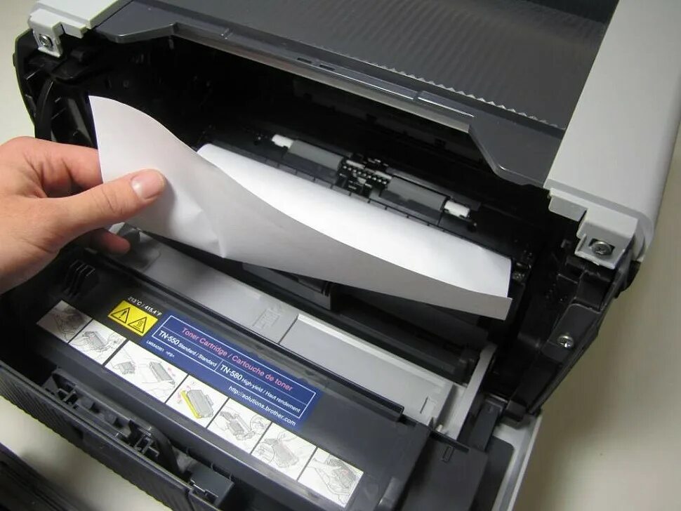 Принтер Pantum 2516 бумага застряла. Принтер 3210 Эпсон зажевало бумагу. Brother замятие