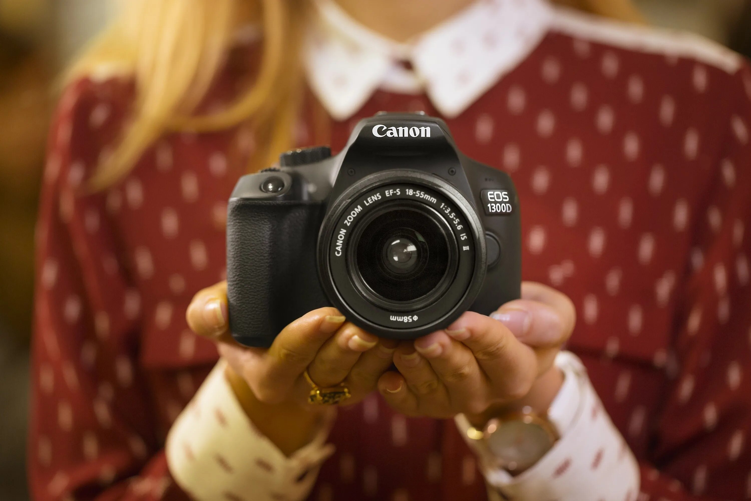Canon ru фотоаппарат. Canon EOS 1300d Kit. 1300d Canon Review. Фотоаппарат 1200d Canon каполатар. Canon EOS 1300d фотографии с него.