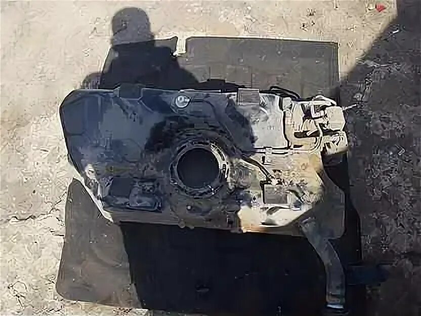 Бак шевроле авео 2007. Топливный бак для шевроле авео т300 седан. Откручиваем топливный бак на шевроле авео т250. Топливный бак на шевроле авео т250 седан. Топливный бак avia 2012 год.