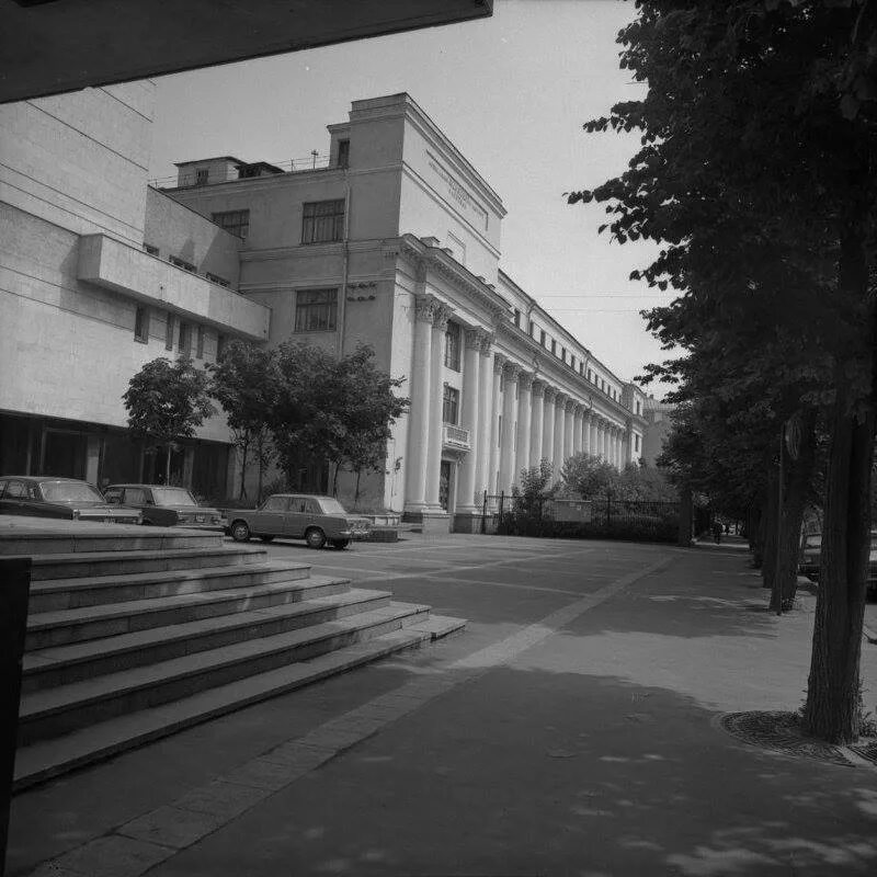 Москва, ул. Университет имени гнесиных москва. Рам им. Улица поварская 38. Училище гнесиных.