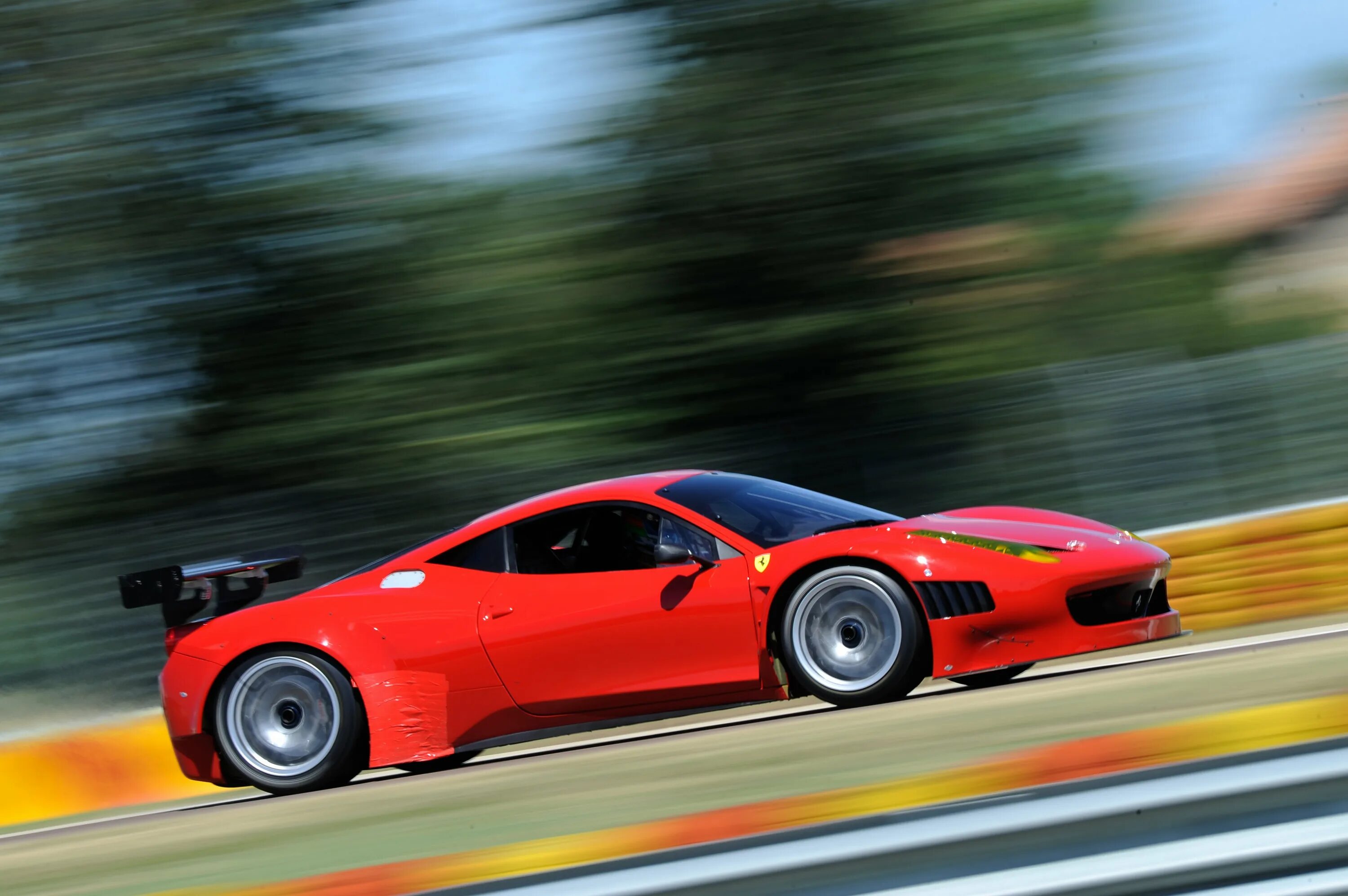 Ferrari 458 Italia красная. Машина Ferrari 458 Italia. Феррари 458 гоночная. Ferrari 430. Включи уезжающие машины