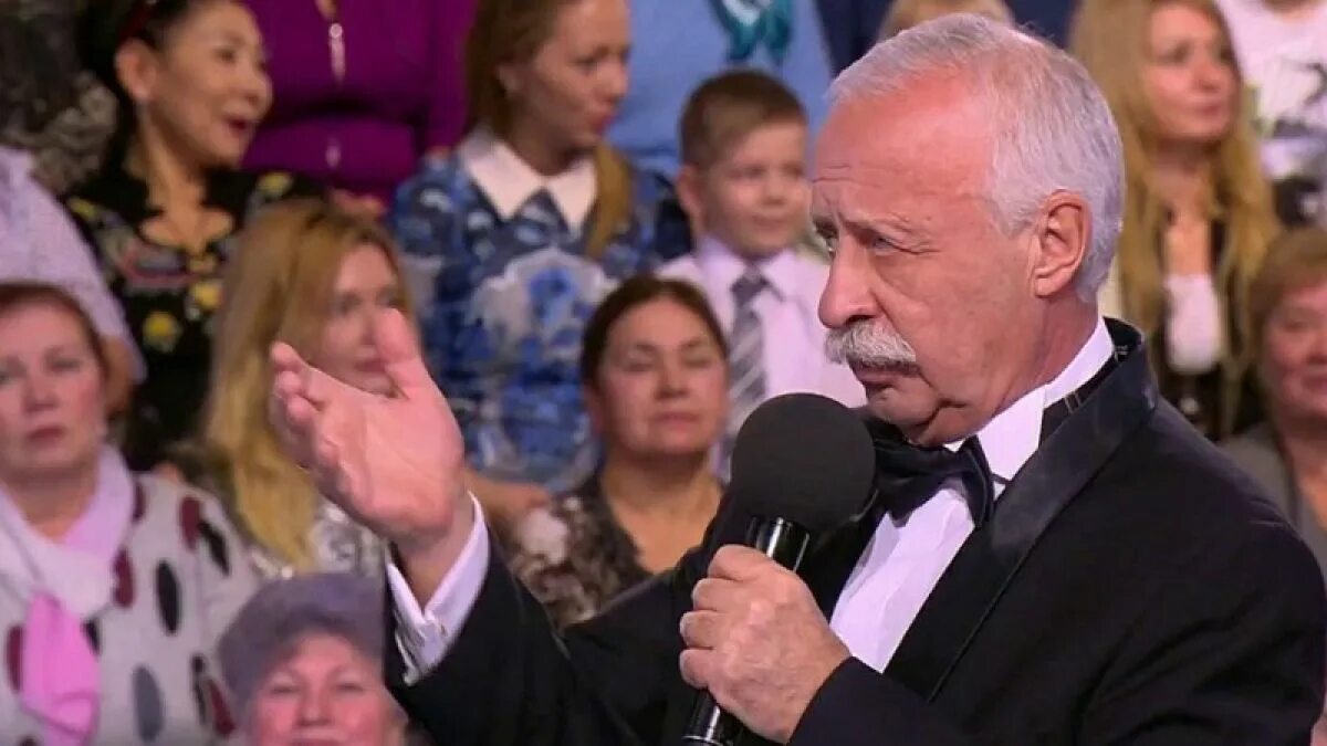 Сколько ведущему поле чудес якубович. Леонид якубович поле чудес капитал шоу. поле чудес ведущий якубович. леонид якубович поле чудес 2001. леонид якубович 2025.