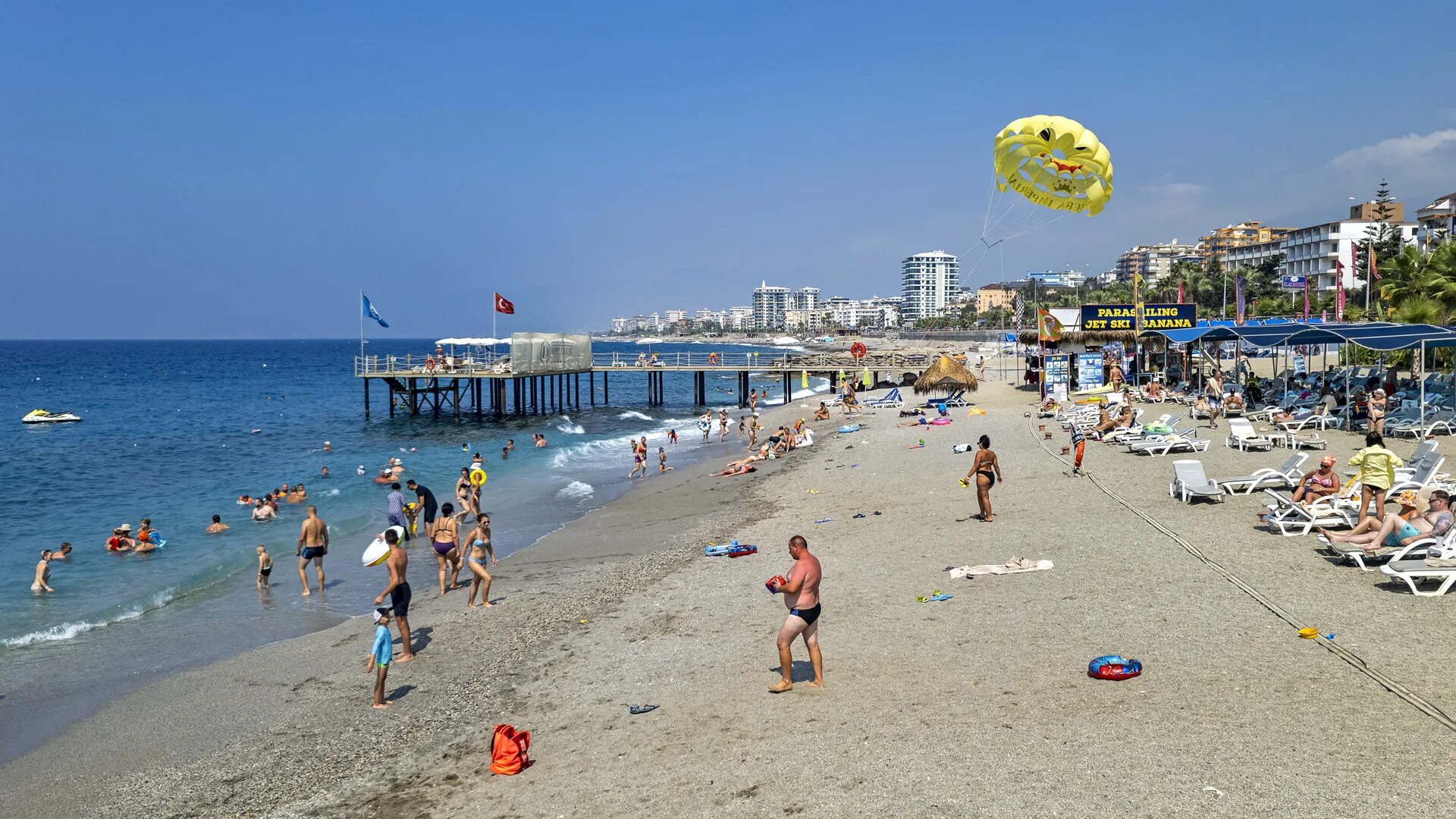Турция сегодня какой. Турция зимой пляж. Туристы в Турции. Россияне в Турции. Курорты Турции 2022.