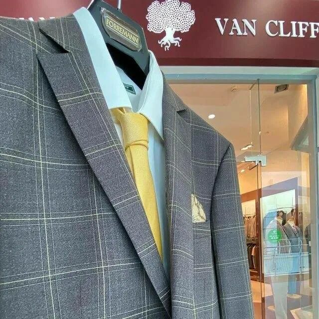 Магазин ван клиф. Van Cliff Уэст пиджак. Костюм van Cliff линей. Van Cliff Exclusive super 120s. Ван Клиф магазин.