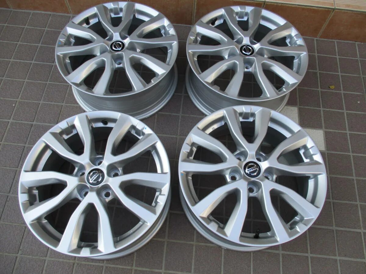 N054555 nissan tiida 15'' 4x114 , 3x66 5 , 5jx15 et40 купить бу по цене 1304.11 