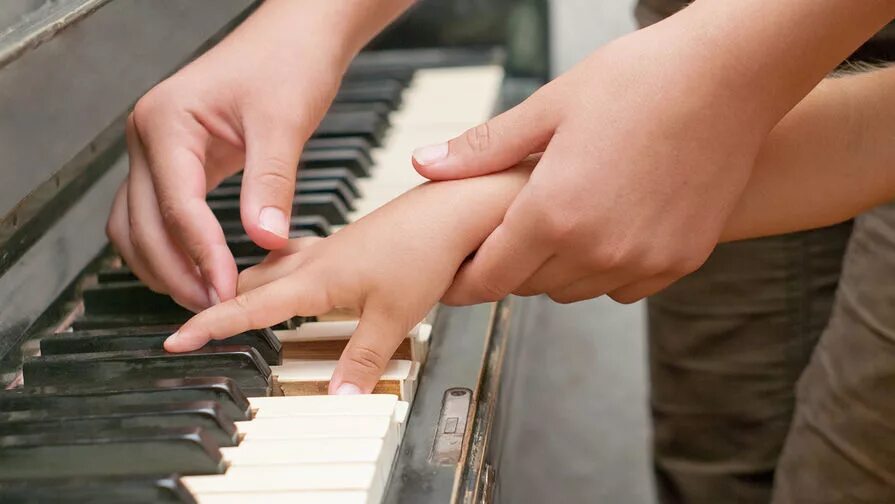 подготовка учителя музыки. фортепиано для детей. дети в музыкальной школе.