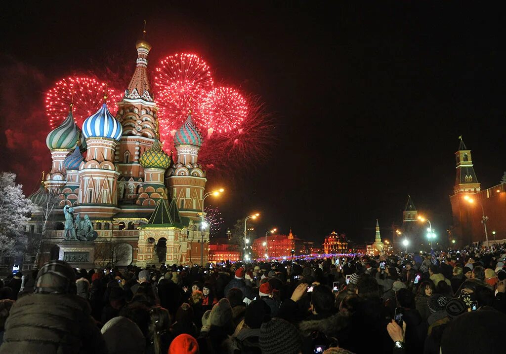 Новогодняя Москва. Красная площадь новый год. Красная площадь Москва новый год. Новогодние гуляния на красной площади. 31 декабря 2016 г