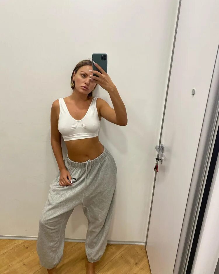 Alexa first. Алехандра стан. alexandra stan 2025.
