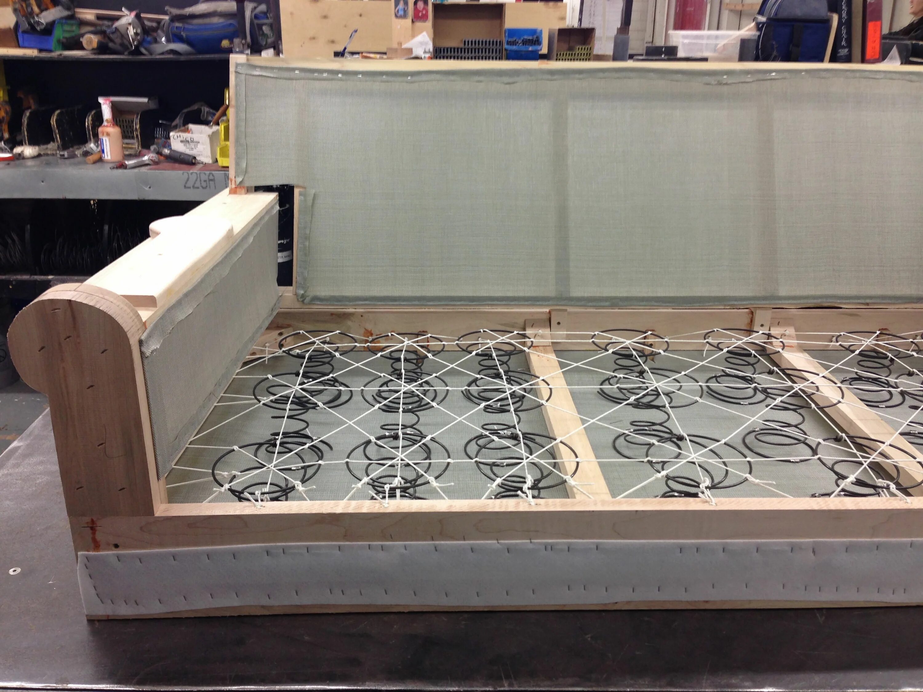 оригинальные конструкции диванов. самодельный диван своими руками. сделать диван жестче. сделать диван жестче. мягкая мебель своими руками.