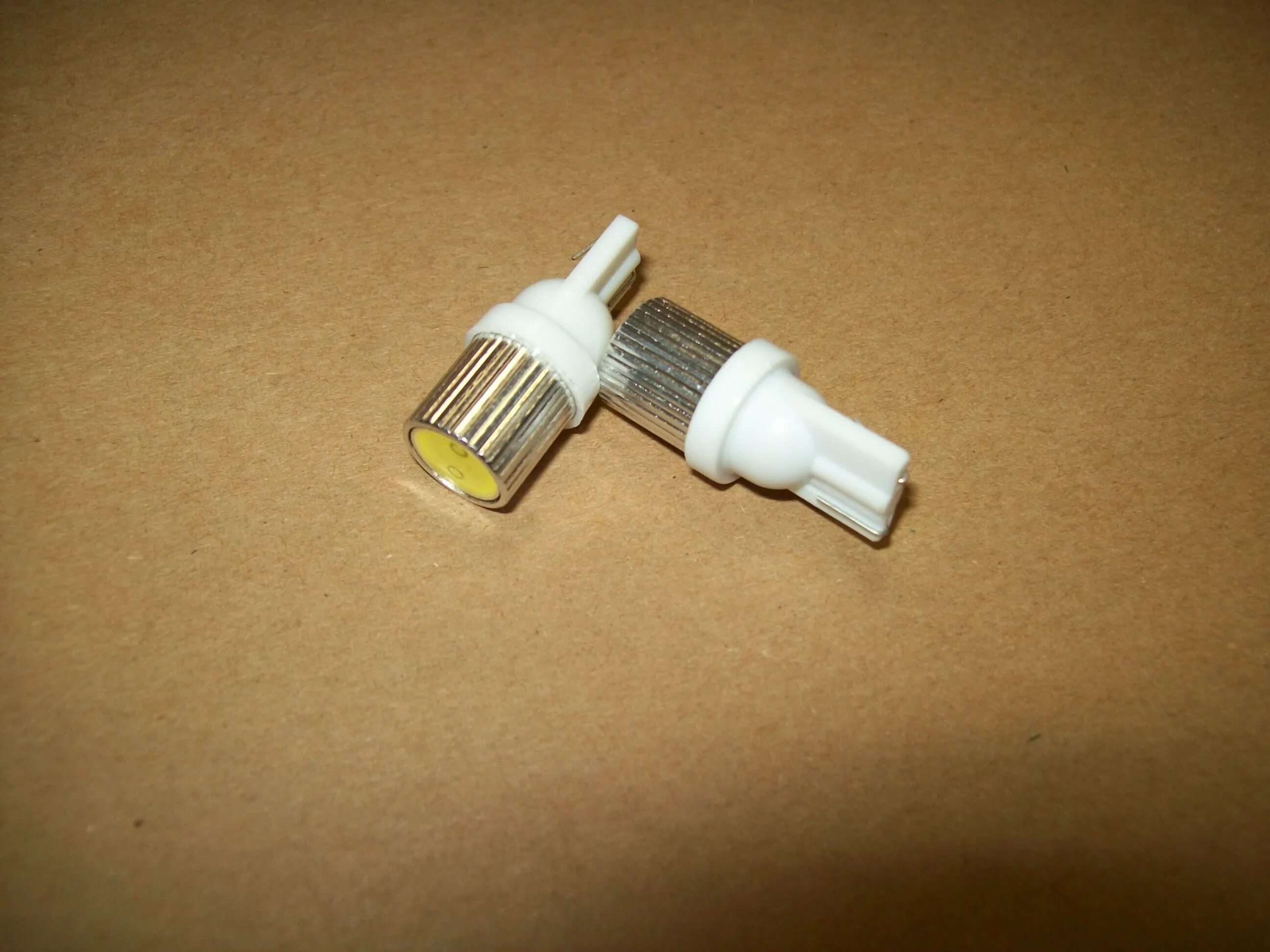 Габаритные лампы ваз 2110 передние цоколь. Лампочка заднего габарита ваз 2110. Лампа габаритная светодиод ваз-2110 smd 1. Габариты ваз 2110 лампочки. Габариты ваз 2110 лампочки.