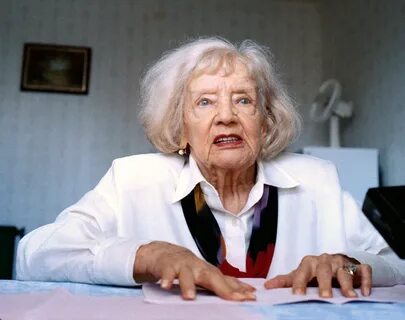 Актриса ладынина