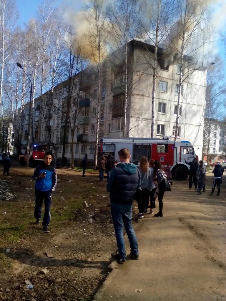 Удмуртия новости удмуртии и ижевска происшествия. Пожар на улице Наговицына в Ижевске. Пожар в Ижевске сейчас. Сегодняшний пожар в Ижевске. Ижевск пожар многоквартирный дом.