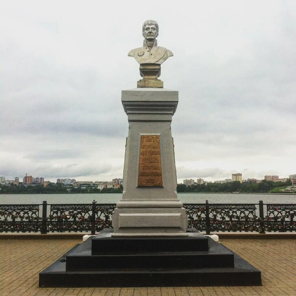 дерябина. ф дерябину ижевск. памятник дерябину в ижевске. бюст дерябина ижевск. бюст дерябина ижевск.