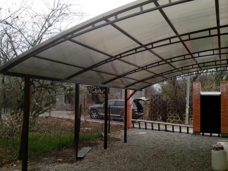 Навес металлический. Навесы боковые. Металлические навесы для автомобилей. Навес. Навес для авто поликарбонат.