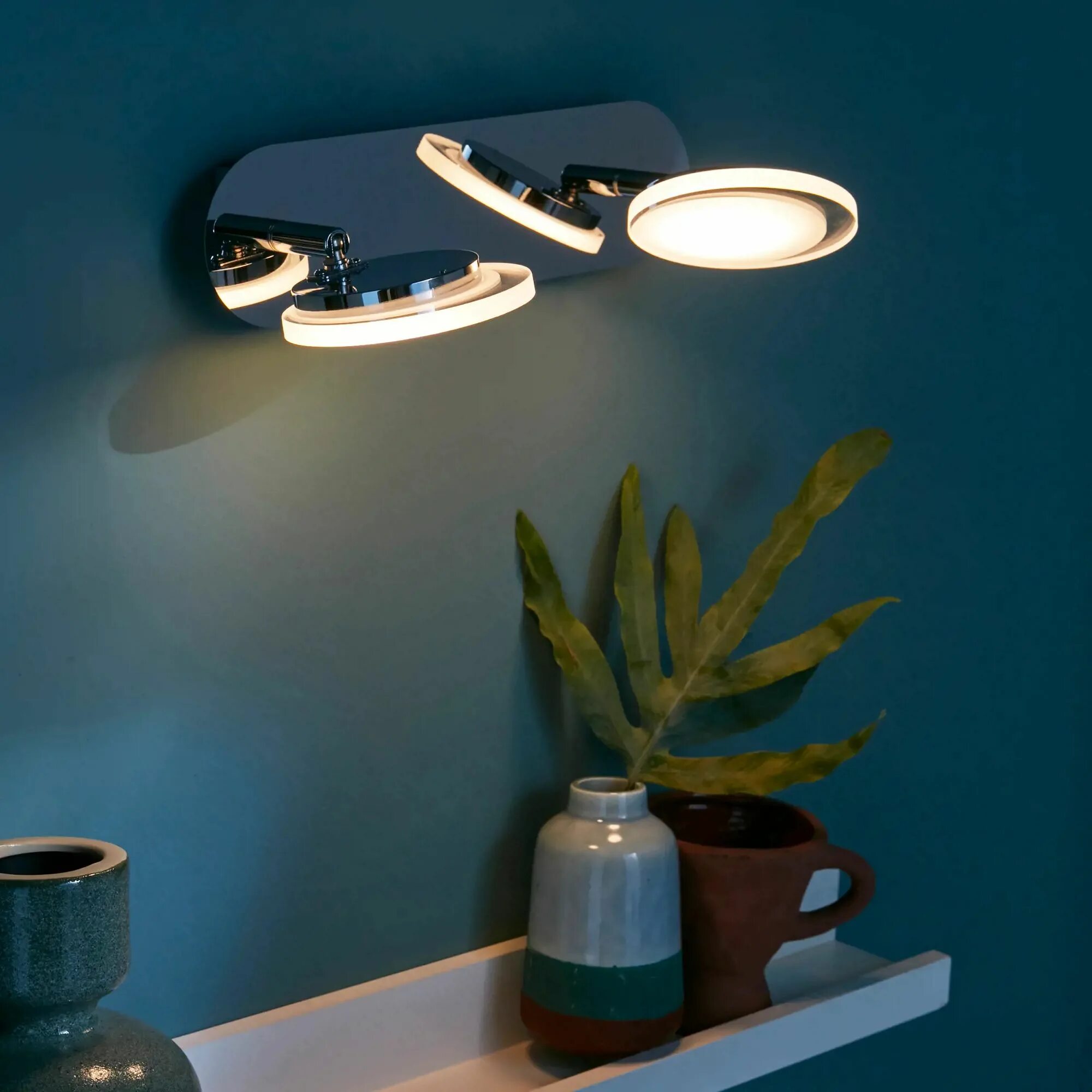 Inspire led. Спот led inspire loob. спот регулируемый настенный. inspire loya спот поворотный. спот inspire technic.