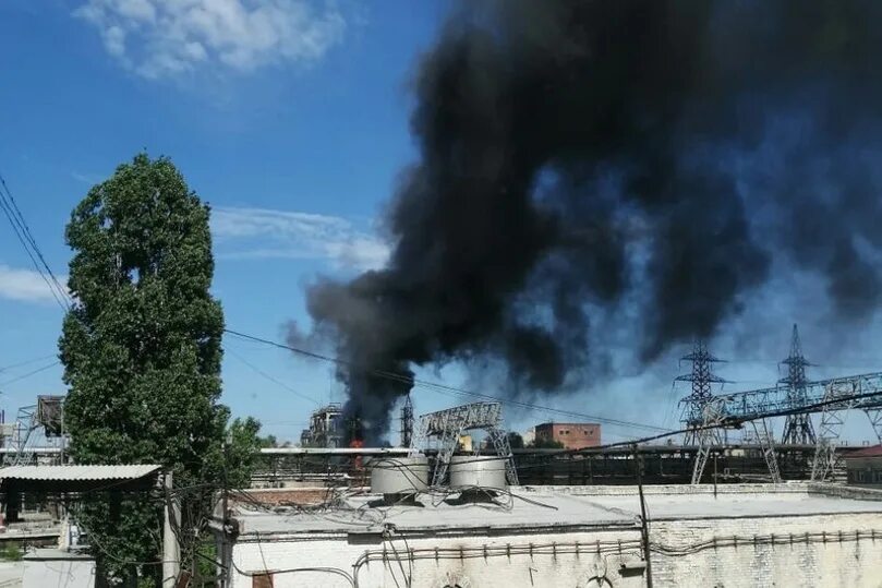 пожар на химпроме новочебоксарск 2021. завод химпром новочебоксарск. химпром пожар. выбросы химпром новочебоксарск. пожар на химпроме новочебоксарск.